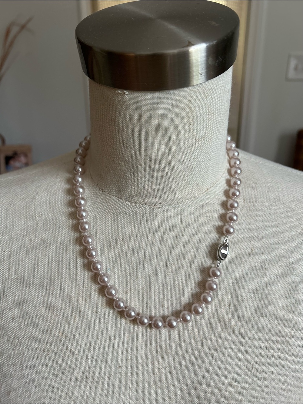 Classic Faux Pearl Necklace in Light Pink - Unbranded